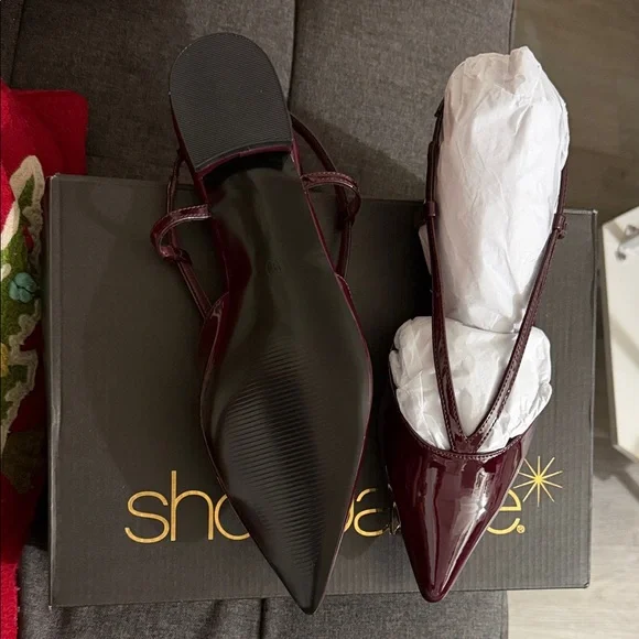 Shoe Dazzle Women's Glossy Maroon Heels - Picture 4 of 5